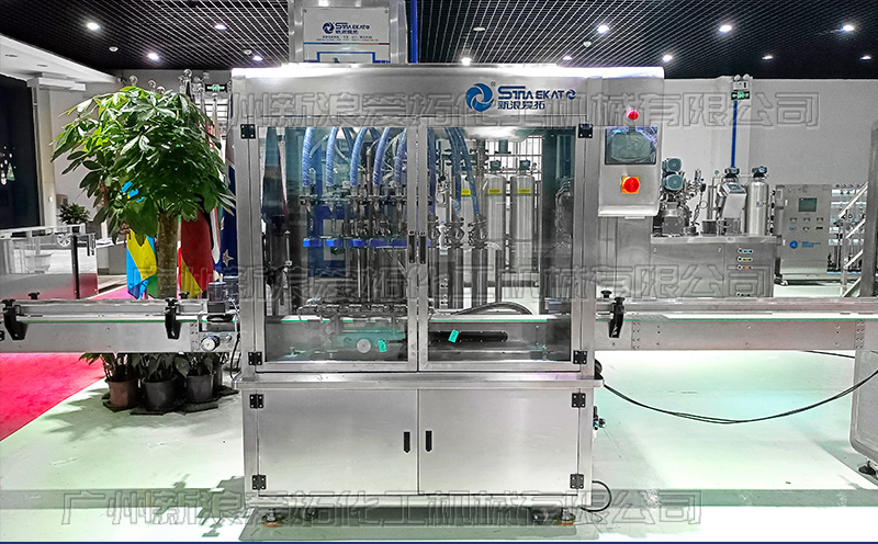 四頭液體灌裝機