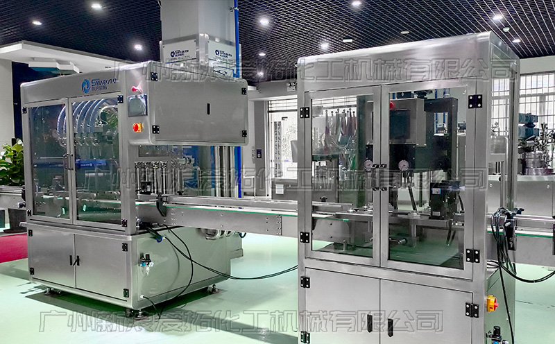 四頭液體灌裝機